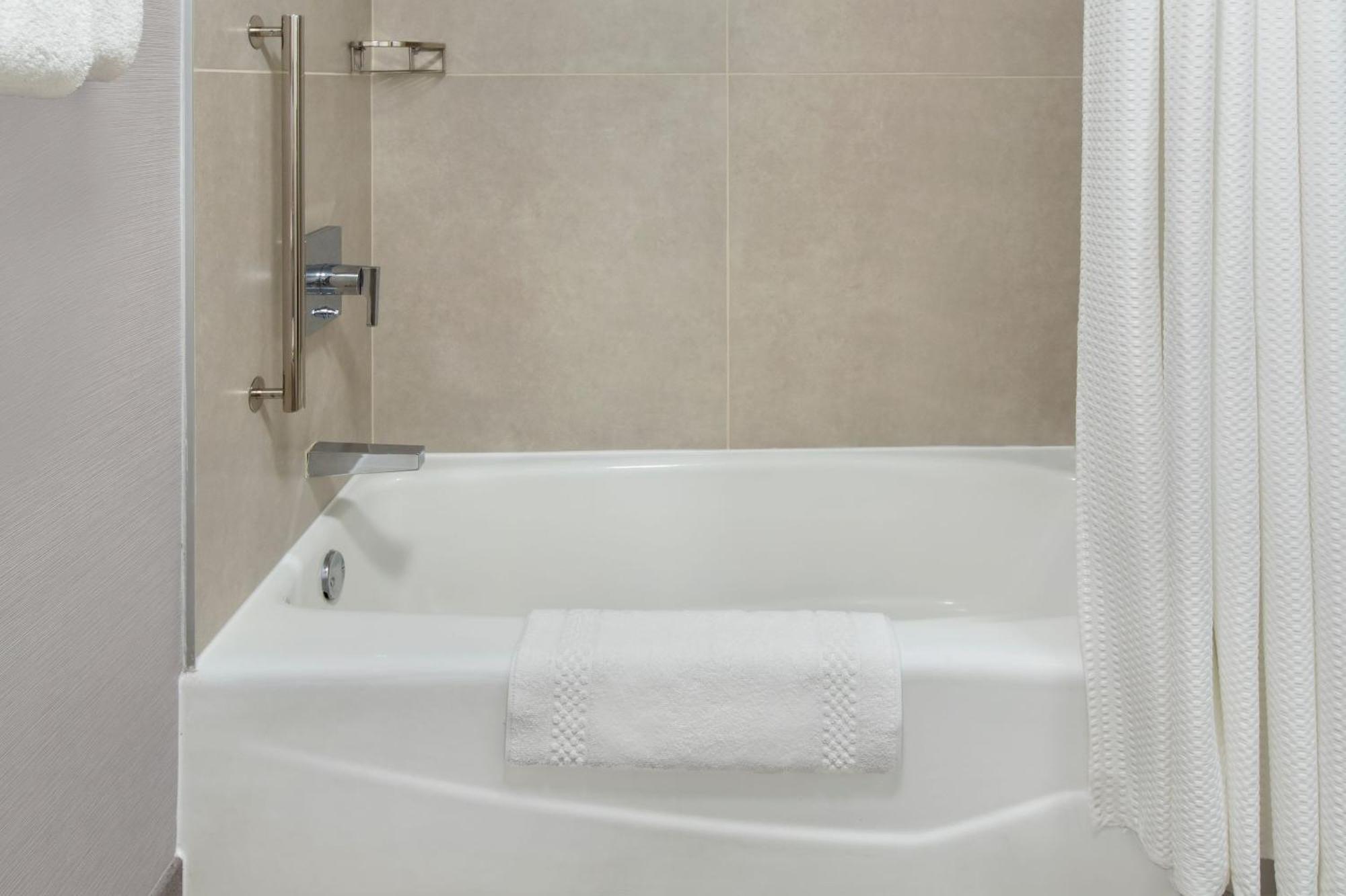 Courtyard By Marriott Tarrytown Westchester County מראה חיצוני תמונה