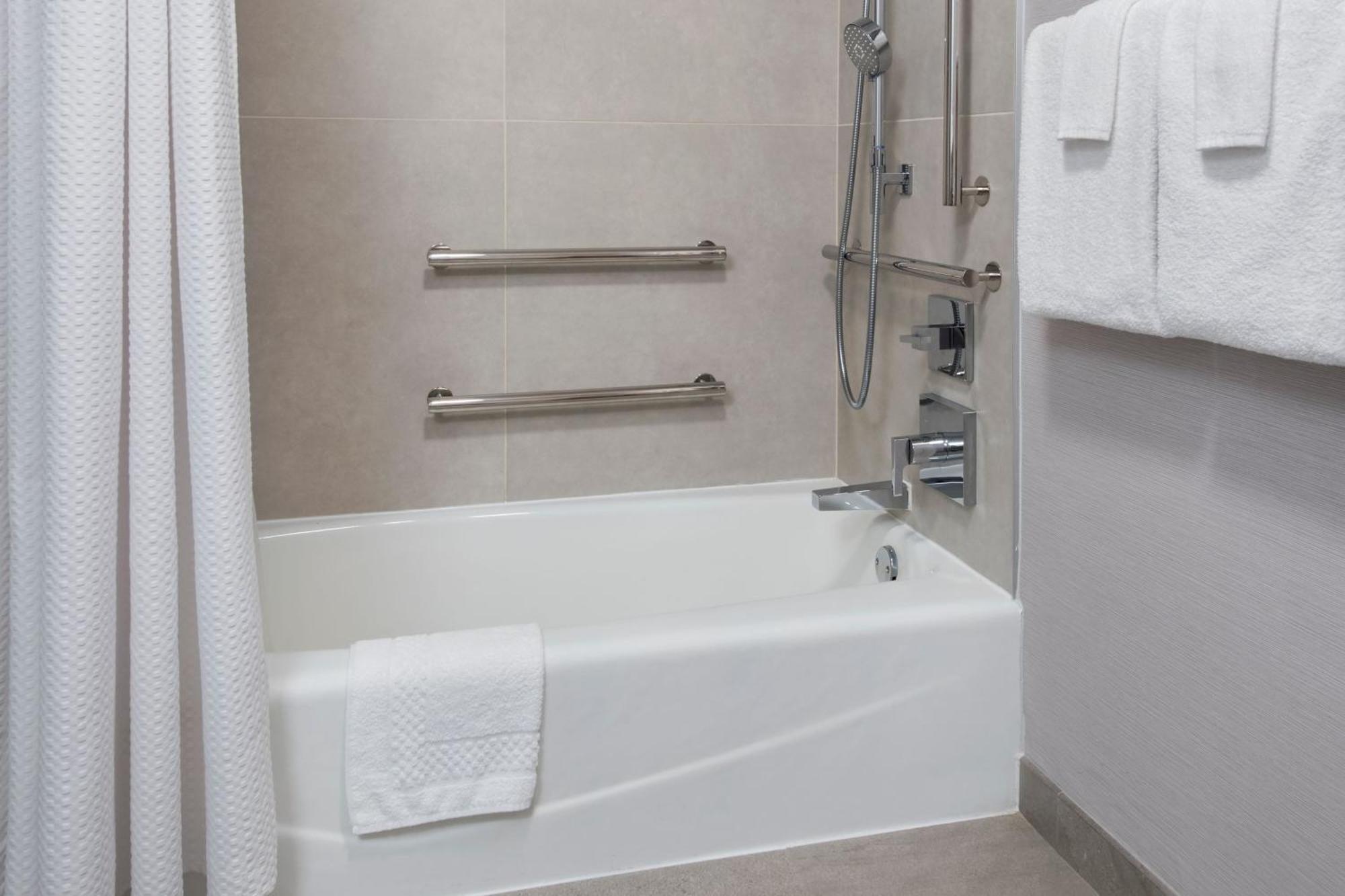 Courtyard By Marriott Tarrytown Westchester County מראה חיצוני תמונה